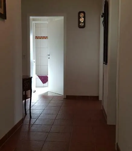 Apartamento Im Ballhaus Neuhilbersdorf *